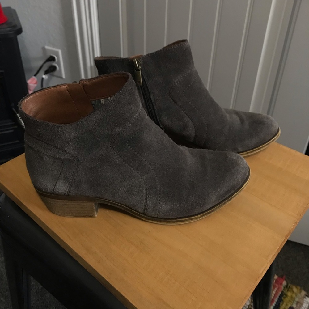 Sued Ankle Boots